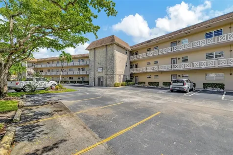 5002 NW 35th Street Lauderdale Lakes FL 33319