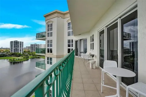 20000 E Country Club Drive Aventura FL 33180