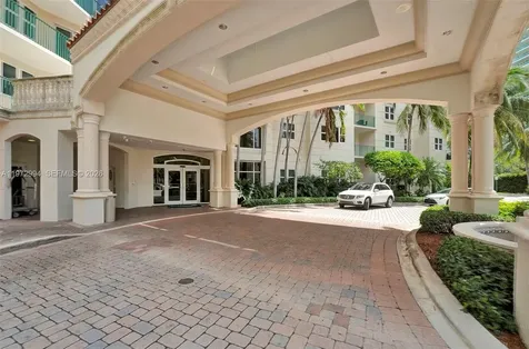 20000 E Country Club Drive Aventura FL 33180