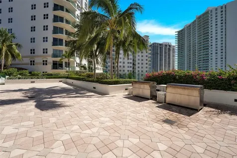 20000 E Country Club Drive Aventura FL 33180