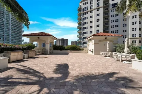 20000 E Country Club Drive Aventura FL 33180