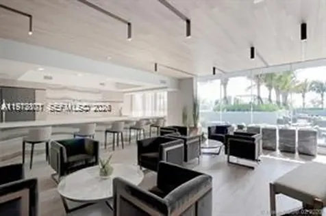 2960 NE 207 Aventura FL 33180