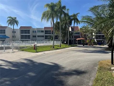 120 Lakeview Drive Weston FL 33326