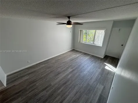 120 Lakeview Drive Weston FL 33326