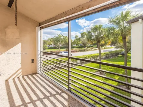 11202 Taft Street Pembroke Pines FL 33026