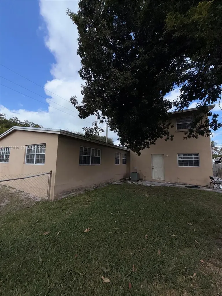 7191 Park Street Hollywood FL 33024