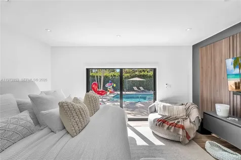 1424 Algardi Avenue Coral Gables FL 33146