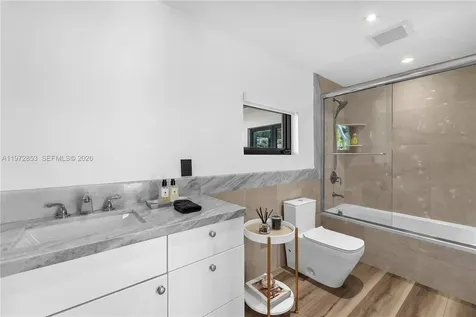1424 Algardi Avenue Coral Gables FL 33146