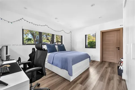 1424 Algardi Avenue Coral Gables FL 33146