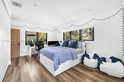 1424 Algardi Avenue Coral Gables FL 33146