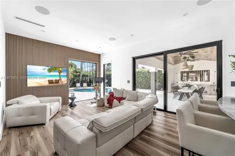 1424 Algardi Avenue Coral Gables FL 33146