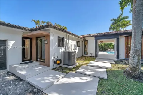 1424 Algardi Avenue Coral Gables FL 33146