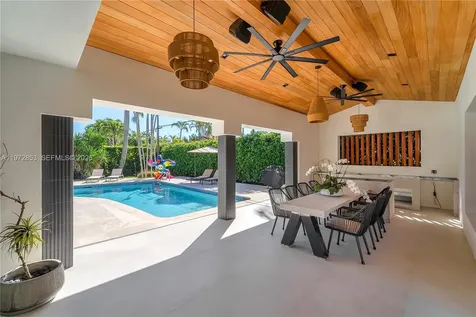 1424 Algardi Avenue Coral Gables FL 33146