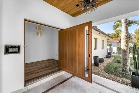 1424 Algardi Avenue Coral Gables FL 33146