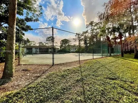 1765 Courtyard Way Naples FL 33114