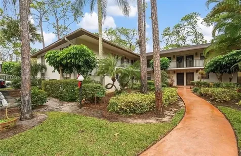 1765 Courtyard Way Naples FL 33114