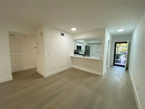 1765 Courtyard Way Naples FL 33114