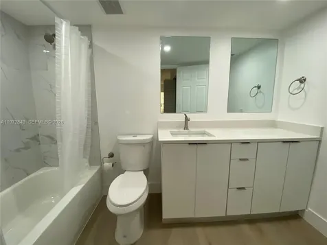 1765 Courtyard Way Naples FL 33114