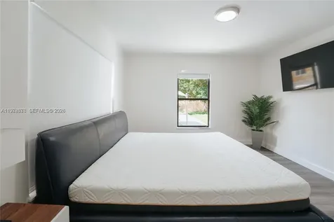 11080 Peachtree Drive Miami FL 33161