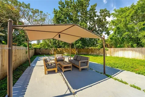 11080 Peachtree Drive Miami FL 33161