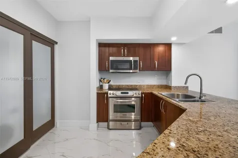 20000 E Country Club Drive Aventura FL 33180