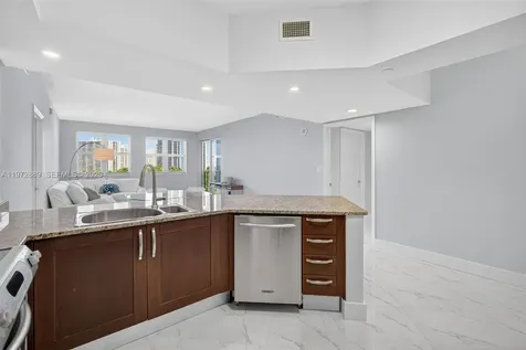 20000 E Country Club Drive Aventura FL 33180