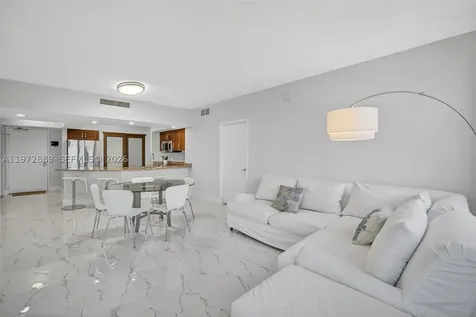 20000 E Country Club Drive Aventura FL 33180