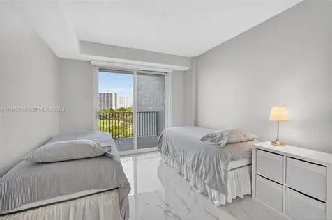 20000 E Country Club Drive Aventura FL 33180