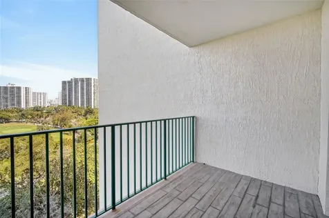 20000 E Country Club Drive Aventura FL 33180