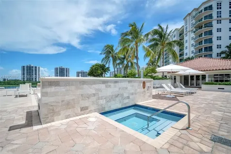 20000 E Country Club Drive Aventura FL 33180