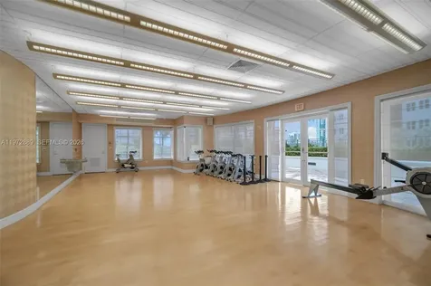 20000 E Country Club Drive Aventura FL 33180