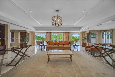 20000 E Country Club Drive Aventura FL 33180