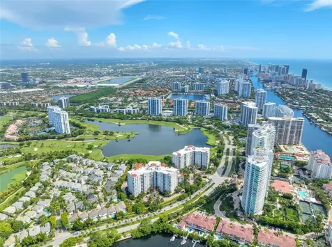 20000 E Country Club Drive Aventura FL 33180