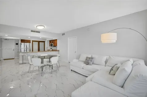 20000 E Country Club Drive Aventura FL 33180