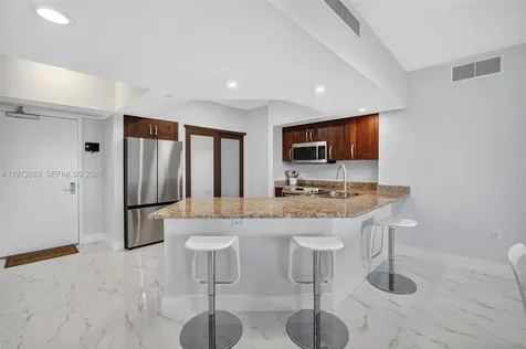 20000 E Country Club Drive Aventura FL 33180