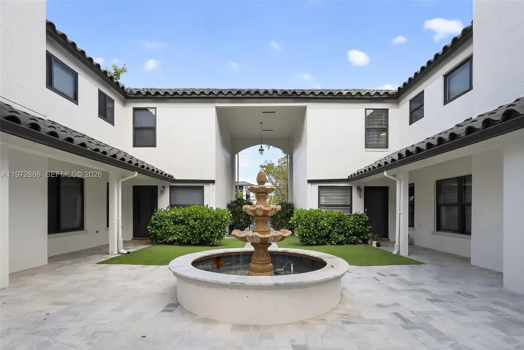 1524 SE 12th Street Fort Lauderdale FL 33316