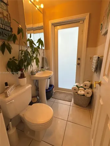 17221 NW 82nd Avenue Hialeah FL 33015