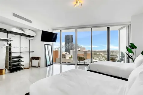 18975 Collins Avenue Sunny Isles Beach FL 33160