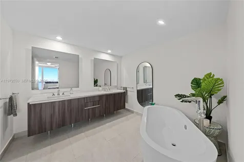 488 NE 18th Street Miami FL 33132