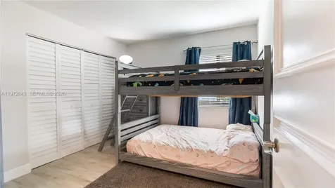 9986 NW 52nd Street Sunrise FL 33351