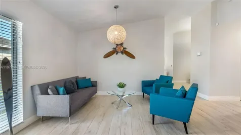 9986 NW 52nd Street Sunrise FL 33351