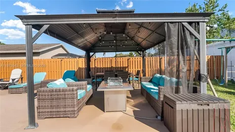9986 NW 52nd Street Sunrise FL 33351