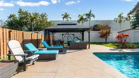 9986 NW 52nd Street Sunrise FL 33351