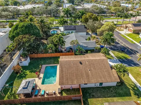 9986 NW 52nd Street Sunrise FL 33351