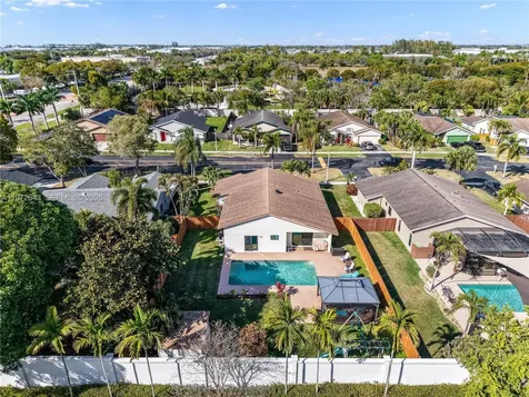 9986 NW 52nd Street Sunrise FL 33351
