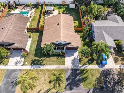 9986 NW 52nd Street Sunrise FL 33351