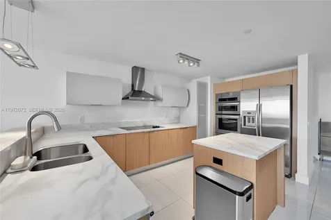 2950 NE 188th Street Aventura FL 33180