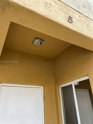 2431 W 80th Street Hialeah FL 33016