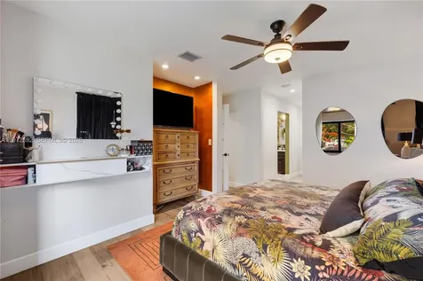 2421 NE 187th Street Miami FL 33180