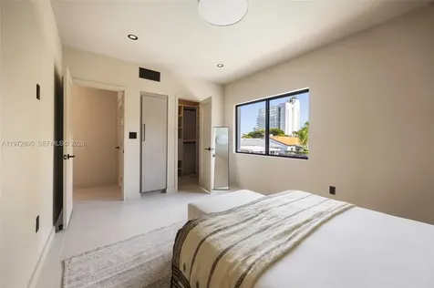 2805 SW 4th Avenue Miami FL 33129